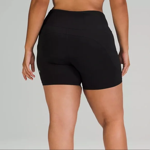Lululemon Women’s Black Fast and Free High-Rise Short 6" (Non-Reflective) Size 6 - Picture 3 of 8